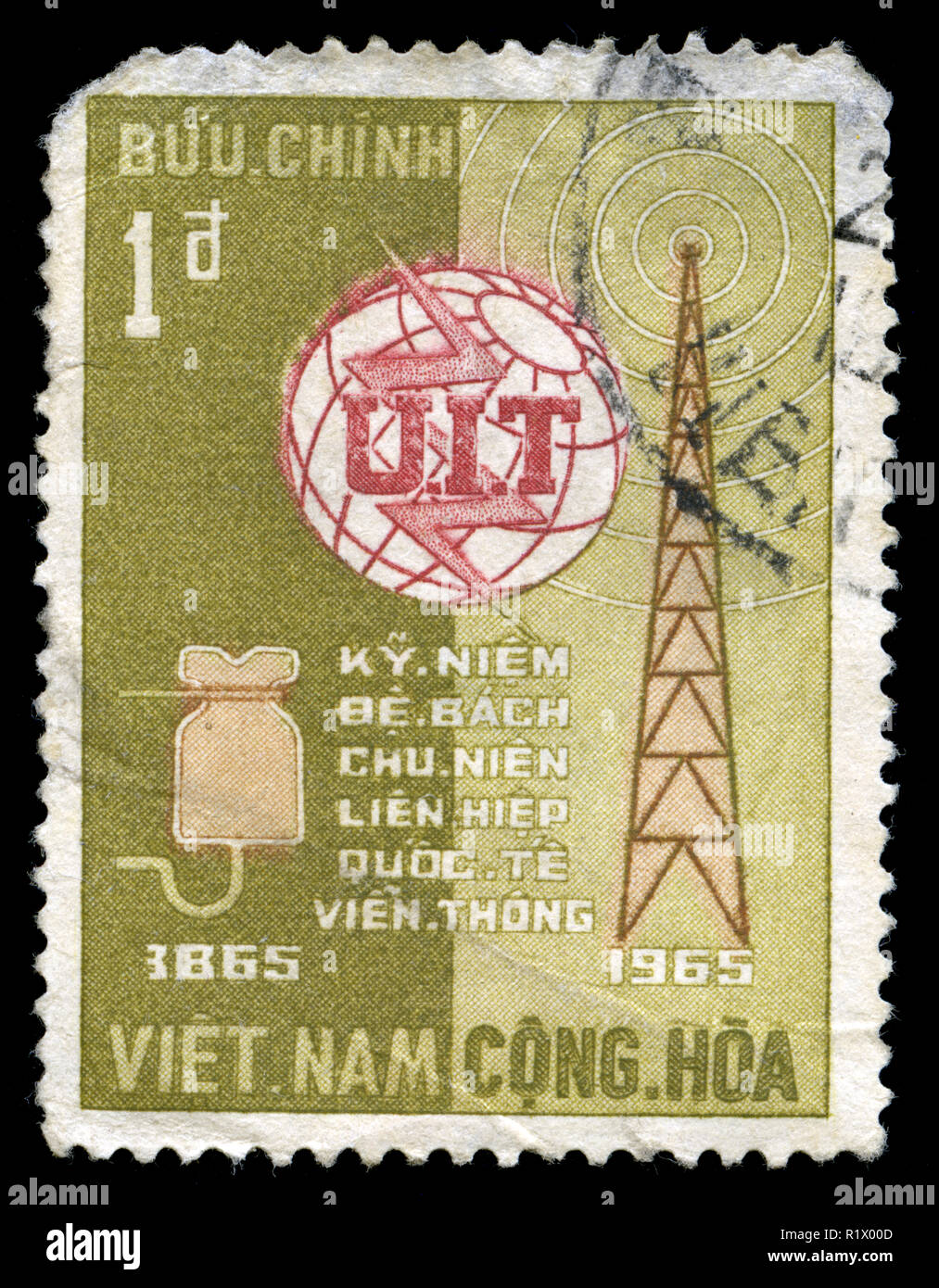 Timbre-poste de la République du Viêt Nam dans l'UIT Centenaire série émise en 1956 Banque D'Images