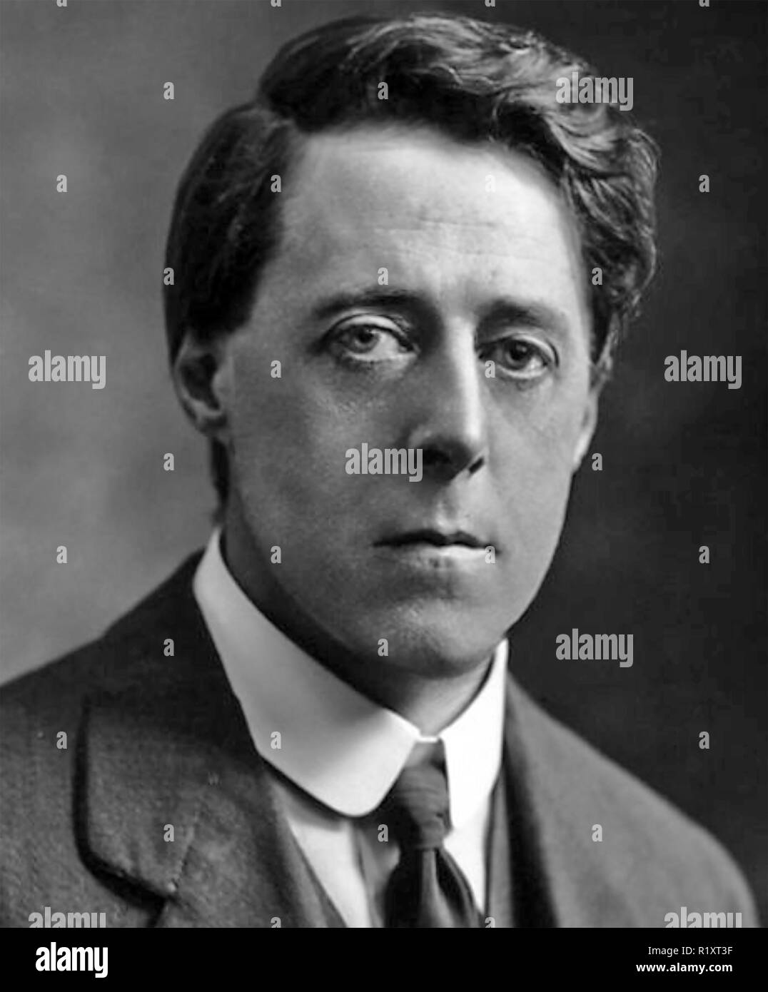 LAURENCE BINYON (1869-1943) poète anglais, célèbre pour son poème "pour les morts" Banque D'Images