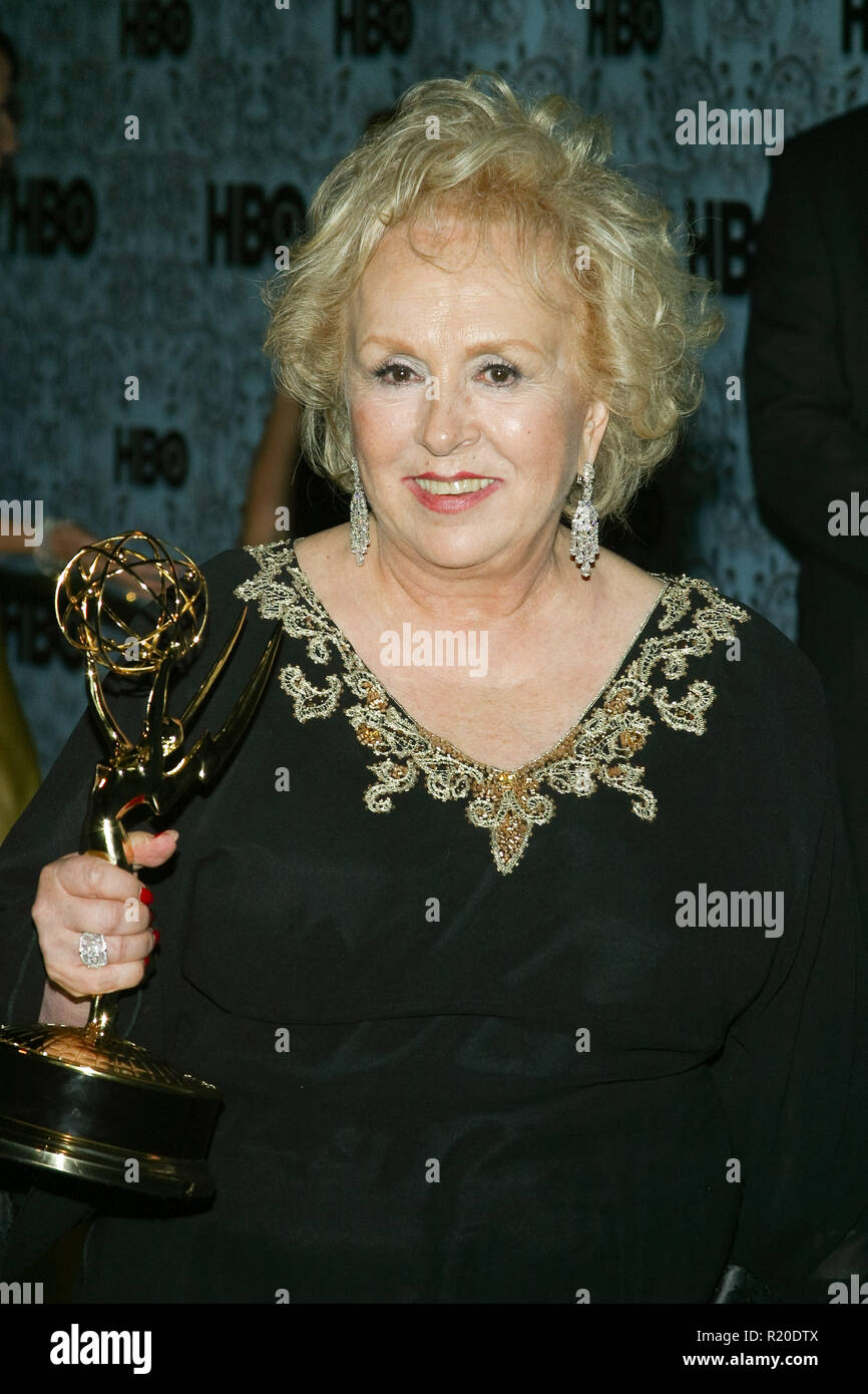 Doris Roberts 09/18/05 HBO's Post Emmy Partie à la suite du 57e Congrès annuel Primetime Emmy Award @ The Pacific Design Center, Los Angeles photo de Jun Matsuda/HNW / PictureLux (18 septembre 2005) Banque D'Images