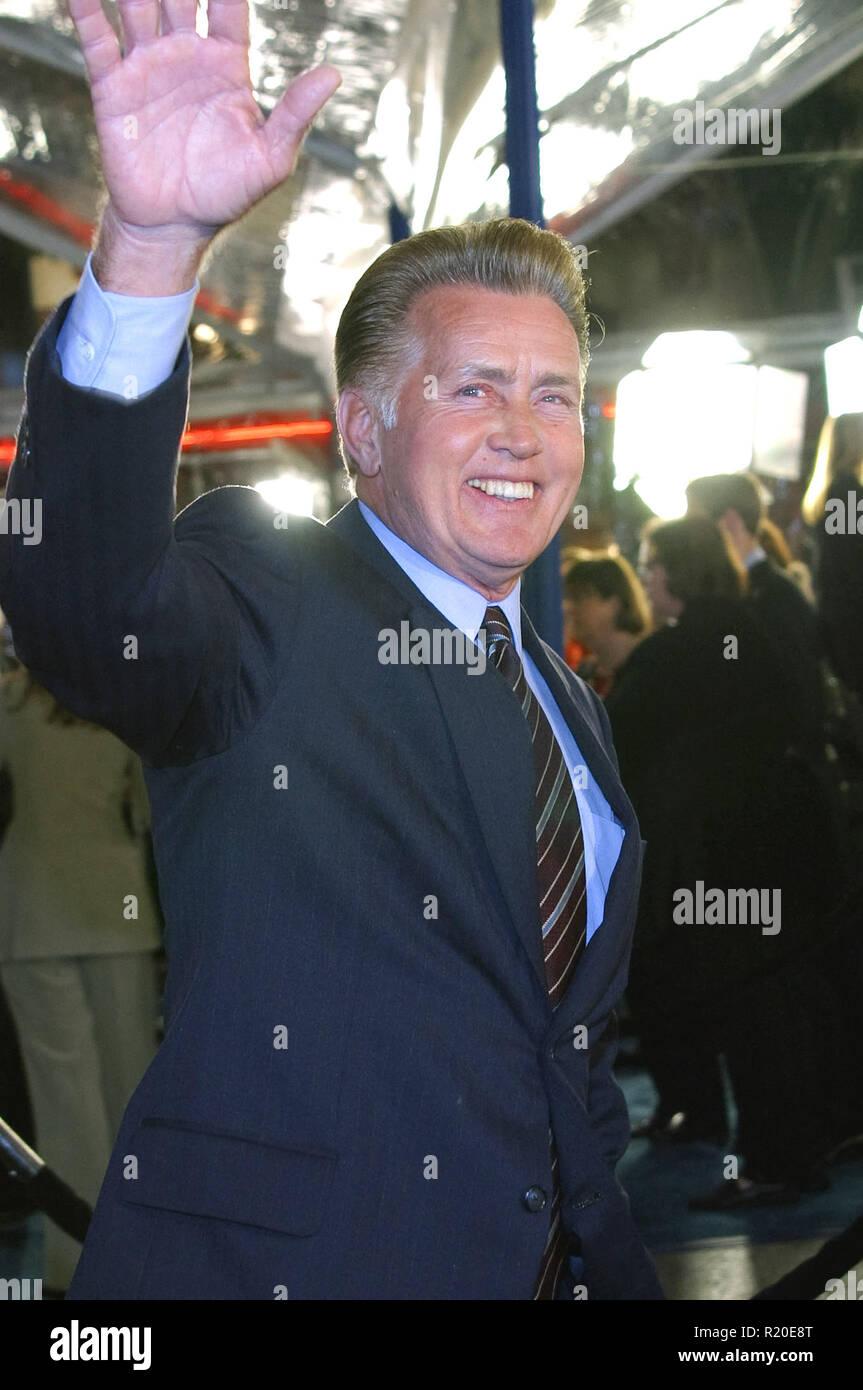 Martin Sheen 12/16/02 ARRÊTE-MOI SI TU PEUX @ Mann Village Theatre, Westwood Photo par Izumi Hasegawa/HNW / PictureLux (16 décembre 2002) Banque D'Images