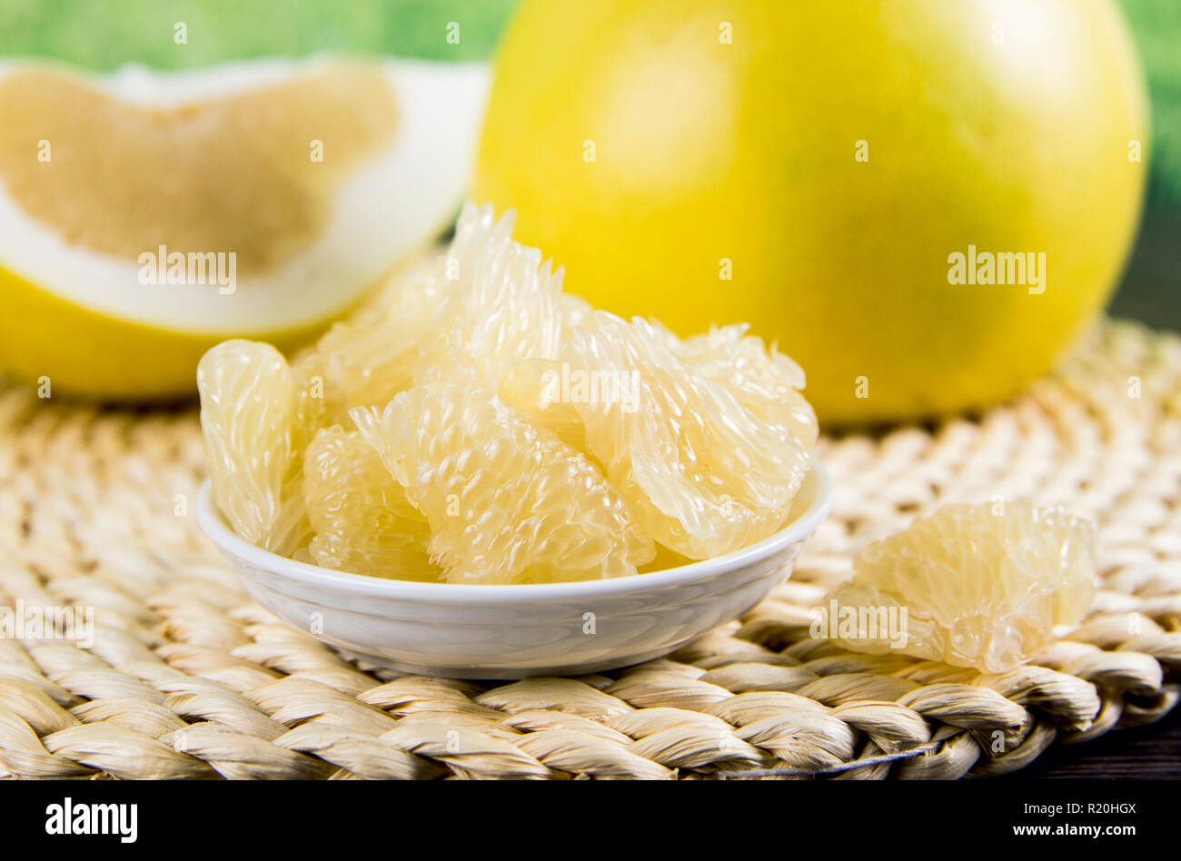 Le pomelo (shaddock), Citrus maxima ou Citrus grandis, pomello, pomélo, pommelo pumelo, est le plus grand agrumes de la famille des Rutacées. Diffèrent Banque D'Images