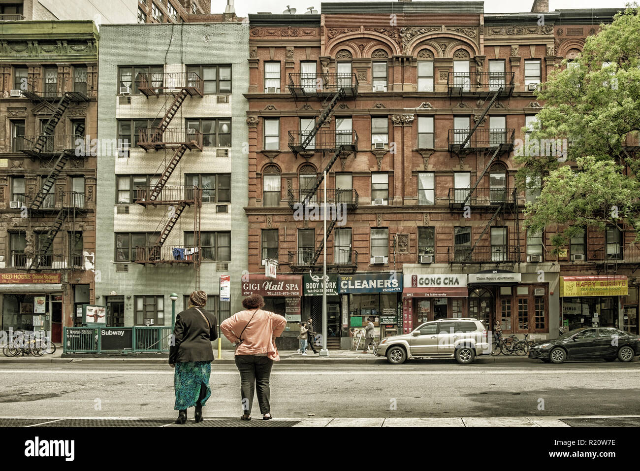 New York City, États-Unis, mai 2018, scène urbaine sur la 3e Avenue dans East Village, Manhattan Banque D'Images