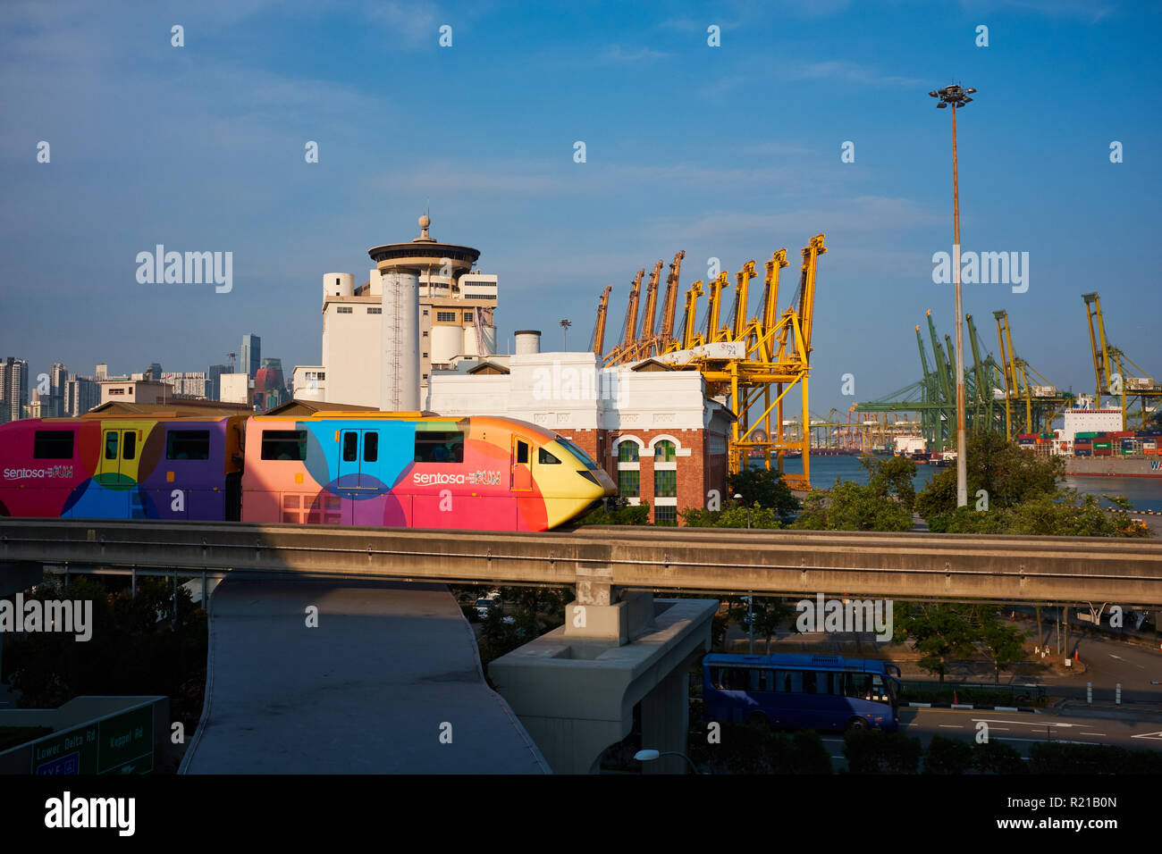 Sentosa island monorail train singapore Banque de photographies et d ...