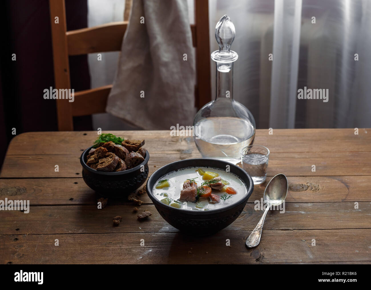 Saumon finlandais et soupe crème lohikeitto, copy space Banque D'Images
