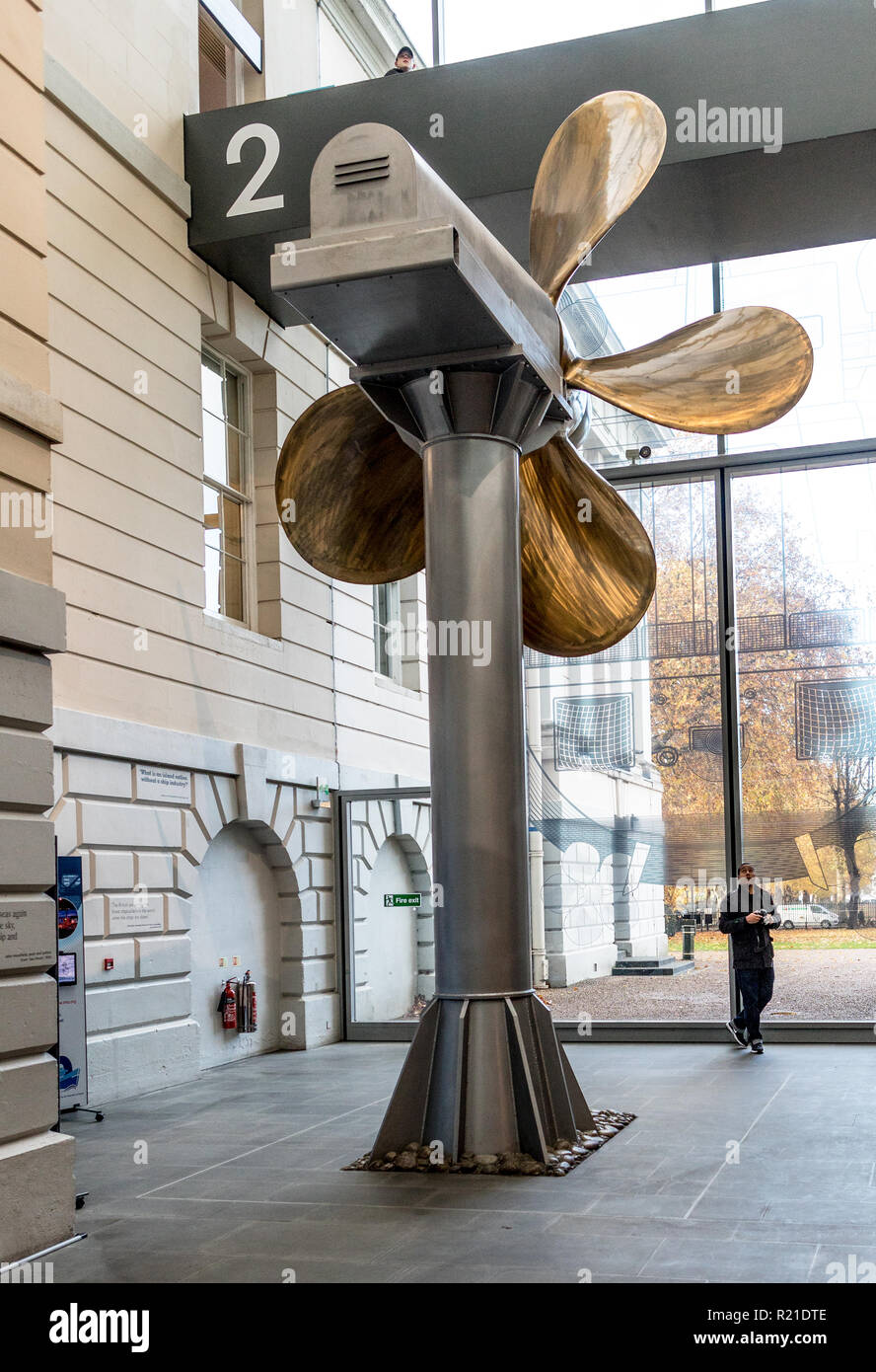 Hélice géante au Musée National Maritime Greenwich London UK Banque D'Images