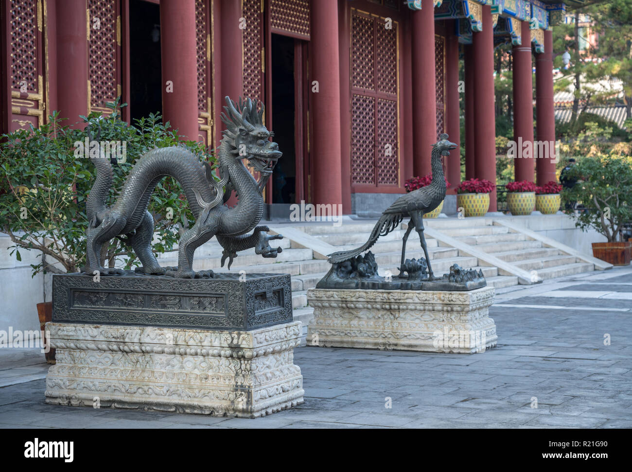 Dragon statue au Palais d'été à l'extérieur de Beijing, Chine Banque D'Images