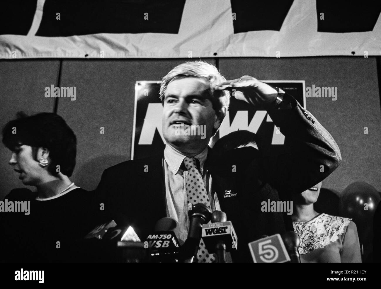 Newt Gingrich parle de son parti de victoire est un homme politique et auteur américain qui a servi comme 50ème Président de la Chambre des représentants des États-Unis de 1995 à 1999. Membre du Parti républicain, il a été le représentant des États-Unis pour la 6ème circonscription du Congrès de Géorgie desservant le nord d'Atlanta et les régions voisines de 1979 jusqu'à sa démission en 1999. En 2012, Gingrich s’est présenté sans succès à la nomination républicaine à la présidence des États-Unis. Banque D'Images