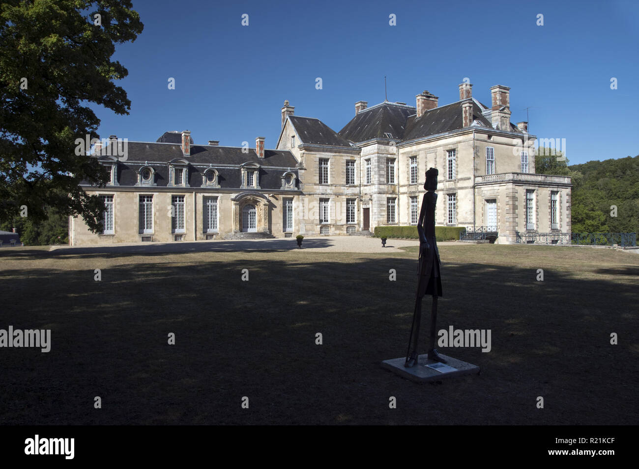 Le Château de Cirey (Château de Cirey) à CireysurBlaise, HauteMarne, était à la maison à l