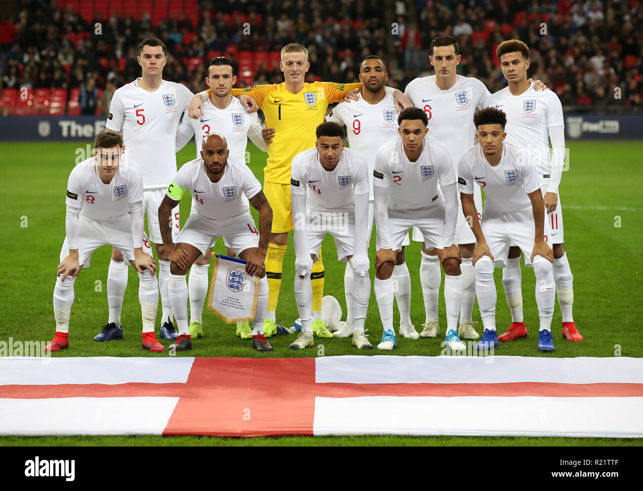 Rangée arrière, de gauche à droite, de l'Angleterre Michael Keane, Ben Chilwell, Jordanie Pickford, Callum Wilson, Lewis Dunk Dele et alli. Première rangée, de gauche à droite, l'Angleterre, Clins d'Harry Fabian Delph, Jesse Lingard, Trent et Alexander-Arnold Jadon, Sancho avant le match amical au stade de Wembley, Londres. Banque D'Images