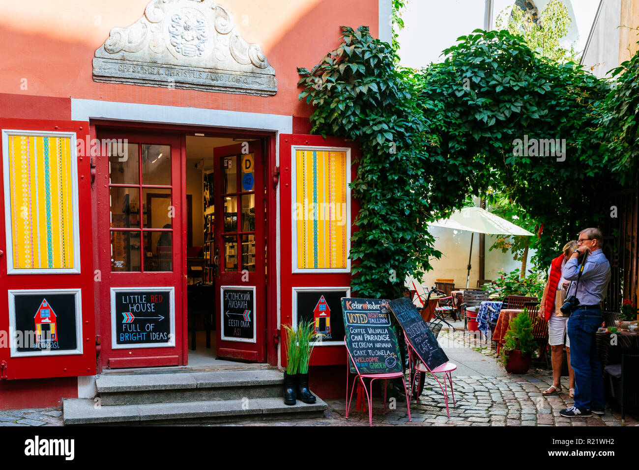 La plus petite maison dans la vieille ville médiévale. Tallinn, Tartu, Estonie, de comté des États baltes, l'Europe. Banque D'Images