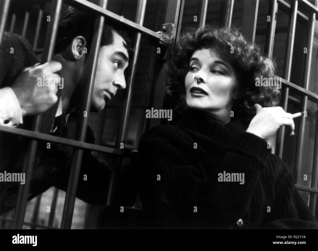 1938 screwball comedy film américain réalisé par Howard Hawks, avec Katharine Hepburn et Cary Grant, et publié par RKO Radio Pictures. Le film raconte l'histoire d'un paléontologue dans un certain nombre de problèmes impliquant une scatterbrained héritière et un léopard nommé Bébé. Hollywood : Crédit Photo Archive / MediaPunch Banque D'Images