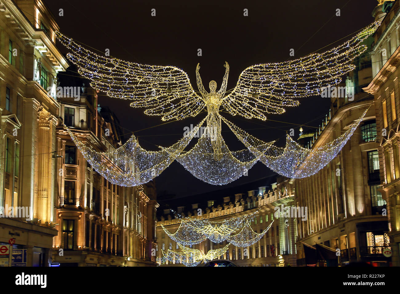 Londres, Royaume-Uni. 15 novembre 2018. Noël ange de l'allumage des feux dans Regent Street, London Crédit : Paul Brown/Alamy Live News Banque D'Images