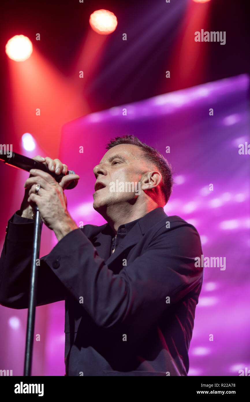 Dublin, Dublin, Irlande. 14Th Nov, 2018. Ricky Ross du Scottish pop rock band Deacon Blue effectue dans l'Olympia Theatre de Dublin. Crédit : Ben Ryan/SOPA Images/ZUMA/Alamy Fil Live News Banque D'Images