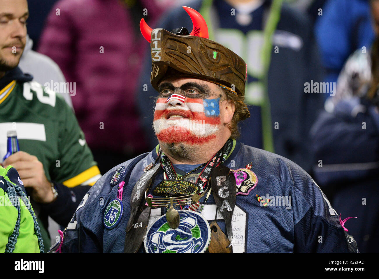 Seattle, Washington, USA. 15 Nov, 2018. Un ventilateur Seahawk ressemble au cours d'un match de la NFL entre les Seattle Seahawks et les Packers de Green Bay. Le jeu a été joué au siècle Lien Field à Seattle, WA. Crédit : Jeff Halstead/ZUMA/Alamy Fil Live News Banque D'Images