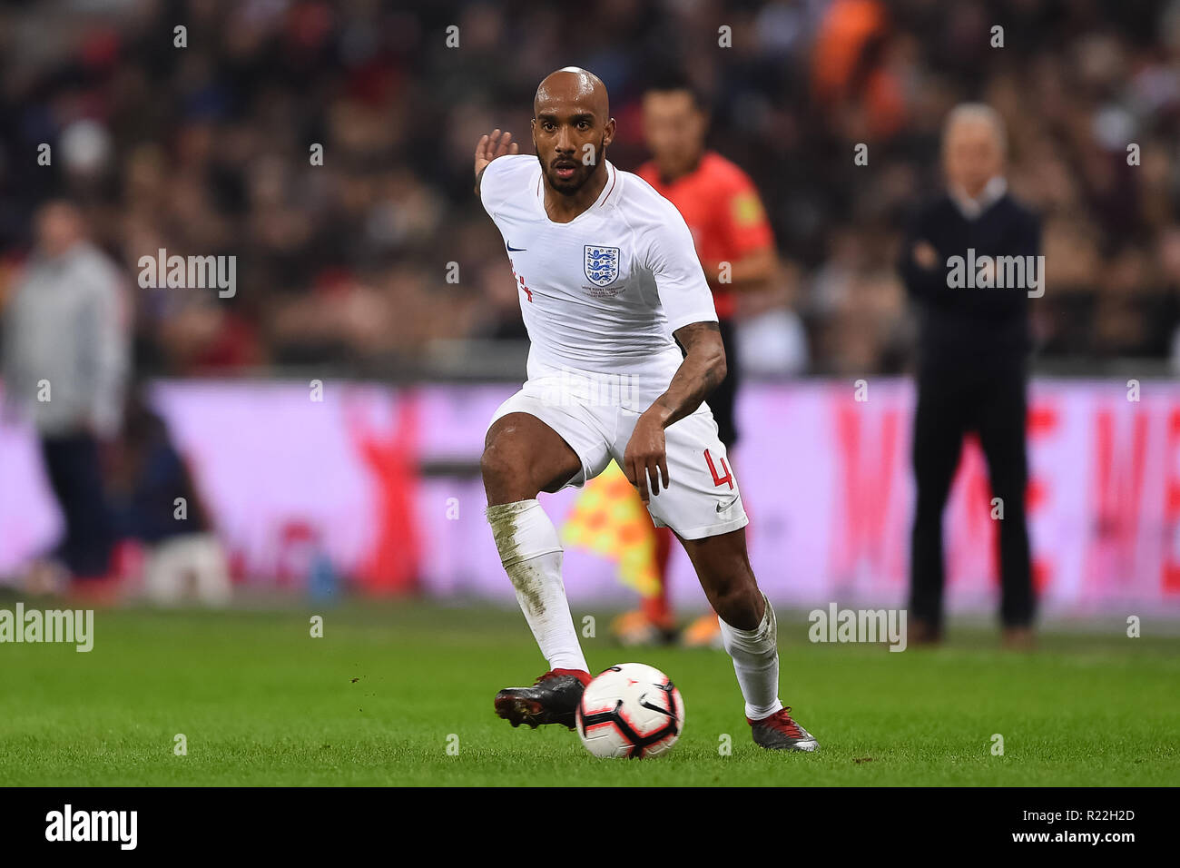 Londres. United Kingdom. 15 novembre 2018. Fabian Delph au racing (4) au cours de la match amical entre l'Angleterre et USA au stade de Wembley. Crédit : MI News & Sport /Alamy Live News Banque D'Images