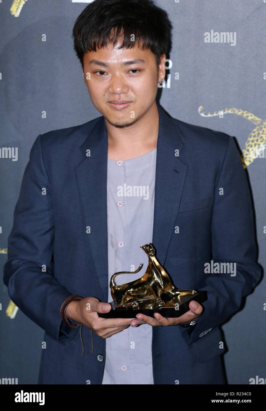 LOCARNO, SUISSE - Aug 11, 2018 : Yeo Siew Hua reçoit le Pardo d'Oro au 71e Festival du Film de Locarno (photo : Mickael Chavet) Banque D'Images