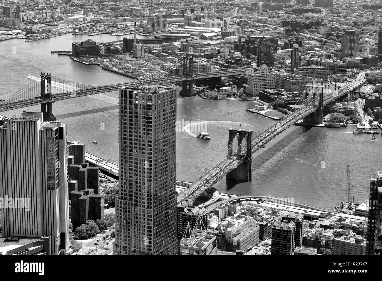 La ville de New York. Vue d'en haut sur le pont de Brooklyn, USA. P.c. Banque D'Images