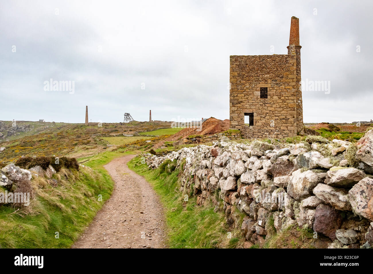 À l'Ouest une papule Owles Engine House ruines, Botallack tin mine, Cornwall Banque D'Images
