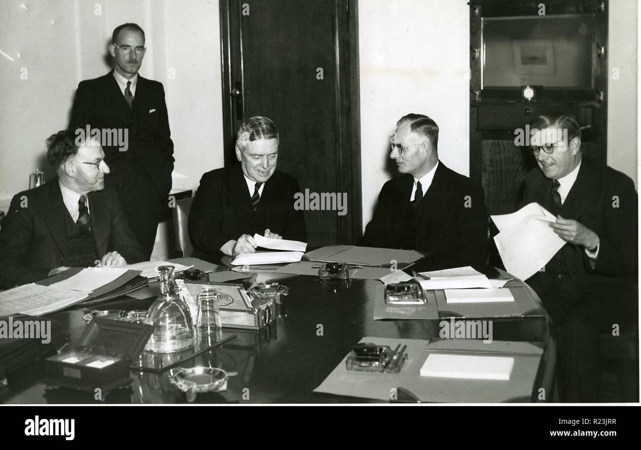 Conseil de guerre, Melbourne, 1941, John Reid, permanent. L À R UN Drakeford, Walter Nash, John Curtin Dr Evatt Banque D'Images