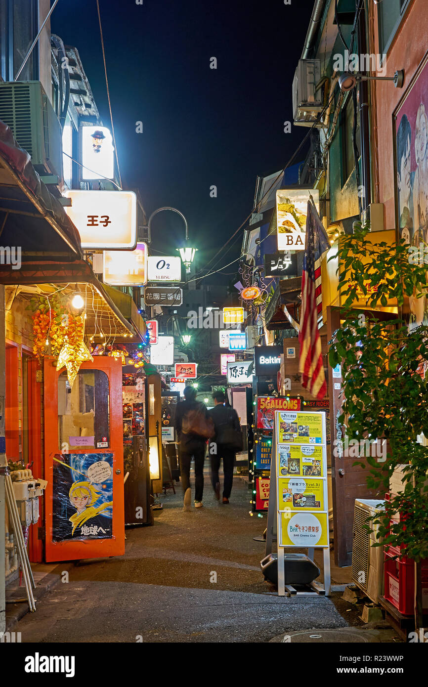 Vie nocturne à Golden Gai Alley, Tokyo, Japon, Asie Banque D'Images
