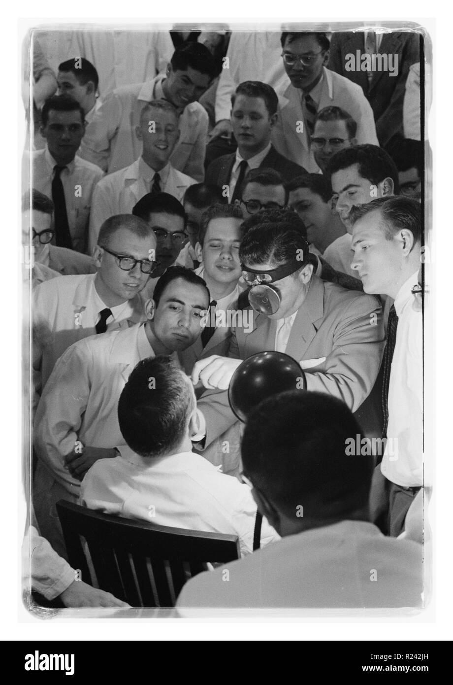 L'École de médecine de l'Université George Washington, Washington, D.C. étudiants en classe 1958 Banque D'Images