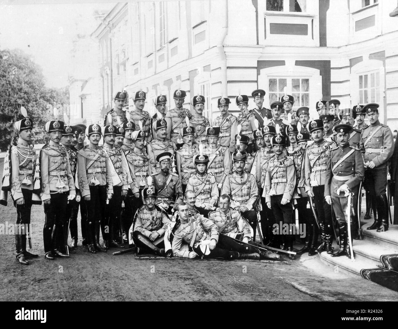La Fédération de la Grande-Duchesse Olga (centre) à titre de commandant en chef de l'Yelizavetograd régiment de hussards, à Tsarskoïe Violoncelle vers 1914 Banque D'Images