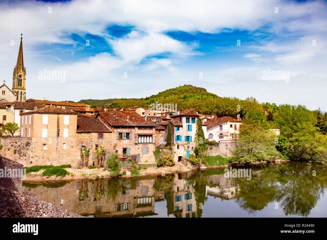 Saint Antonin Noble Val village, Tarn, Midi-Pyrénées, Occitanie, France Banque D'Images