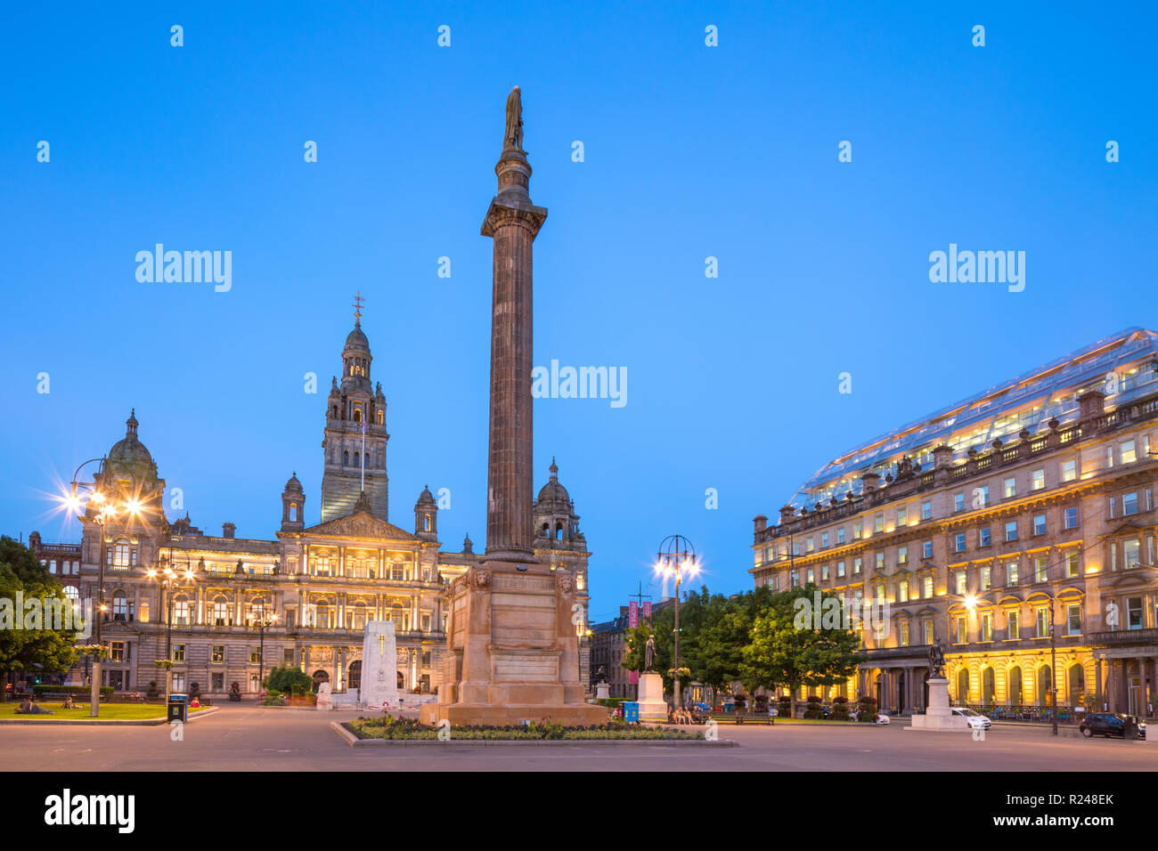 George Square, Glasgow City Chambers, Walter Scott Monument, Glasgow, Ecosse, Royaume-Uni, Europe Banque D'Images
