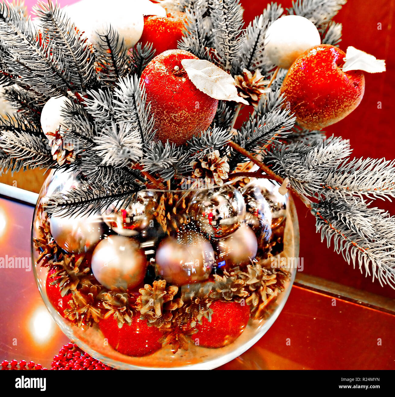 Vacances De Noël Composition Avec Pommes Rouges Argent