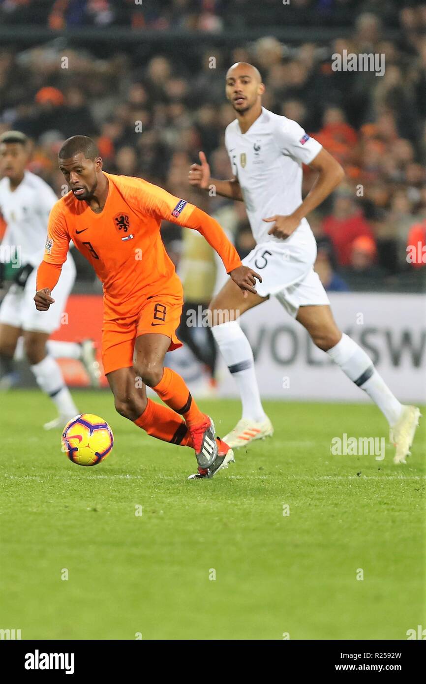 Rotterdam, aux Pays-Bas. 16 novembre 2018. Steven Bergwijn (Pays-Bas) au  cours de l'UEFA Ligue des Nations Unies 2018, une ligue, Groupe 1 match de  football entre les Pays-Bas et la France le