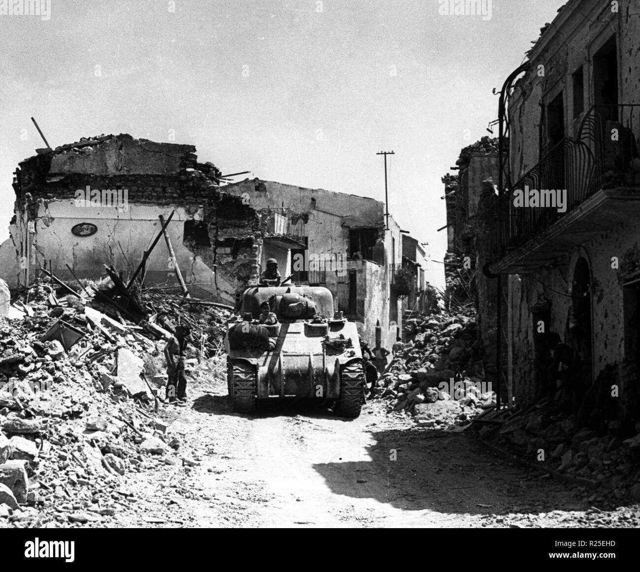 Sherman Panzer III der Kanadischen Arme nach der Invasion und bei der Befreiung Sicilia 1943 - tank Sherman III de l'Armée canadienne après l'invasion et de la libération de la Sicile 1943 Banque D'Images