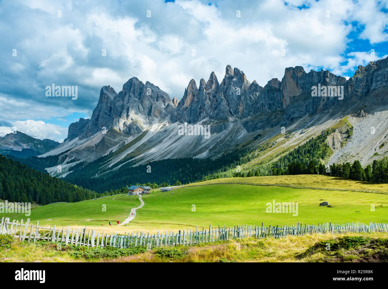 Magnifique paysage de montagne Dolomites en Italie rifugio Brogles Banque D'Images
