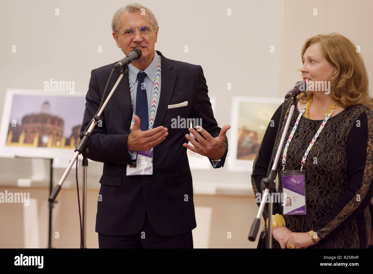 Saint-pétersbourg, Russie - 16 novembre 2018 : Walter Reicher, quartier-maître du Festival International de Joseph Haydn à Eisenstadt (à gauche) participe Banque D'Images