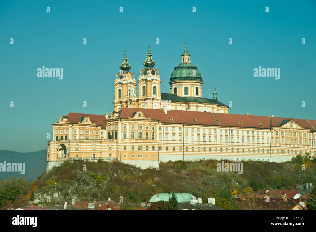 Niederösterreich Wachau ; Stift Melk, Das Benediktinerkloster Stift Melk  liegt in der Stadt Melk Salzburg am rechten Ufer der Donau. Il der Photo  Stock - Alamy