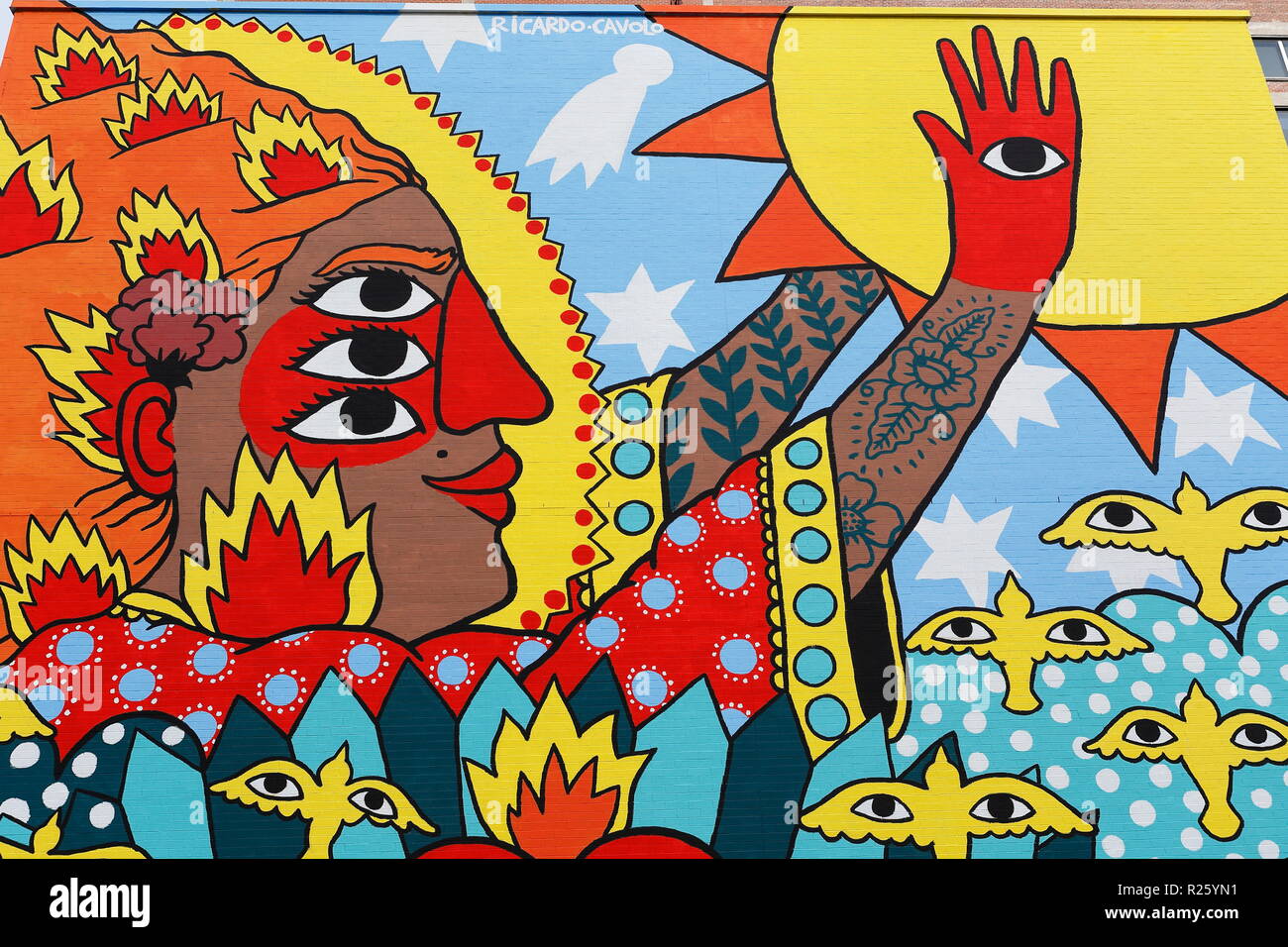 Graffiti Sur Un Mur De La Maison Lhomme Avec Les Oiseaux - 