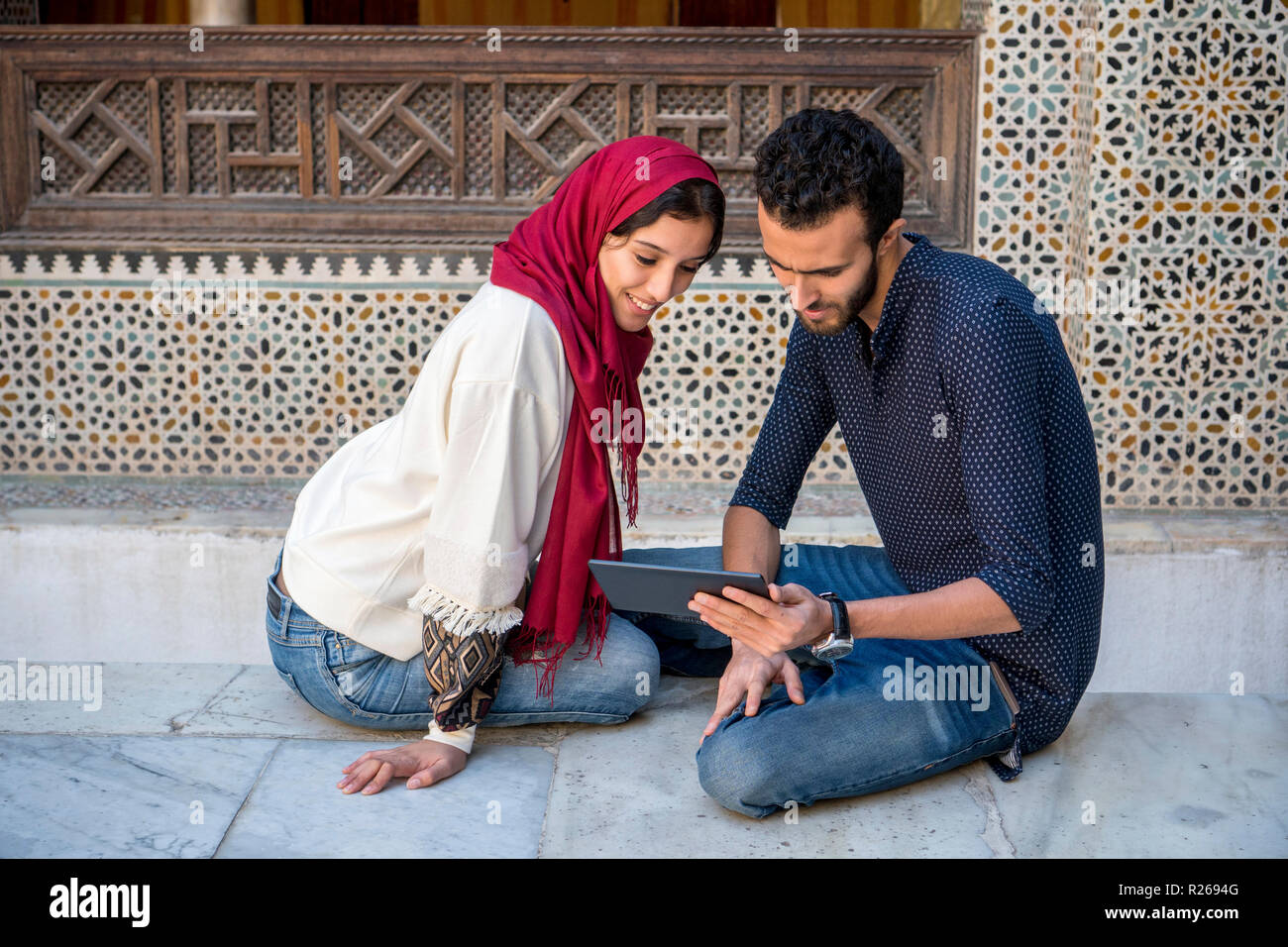 Relation Amoureuse Entre Musulman Et Catholique Couple traditionnel Banque de photographies et d’images à haute
