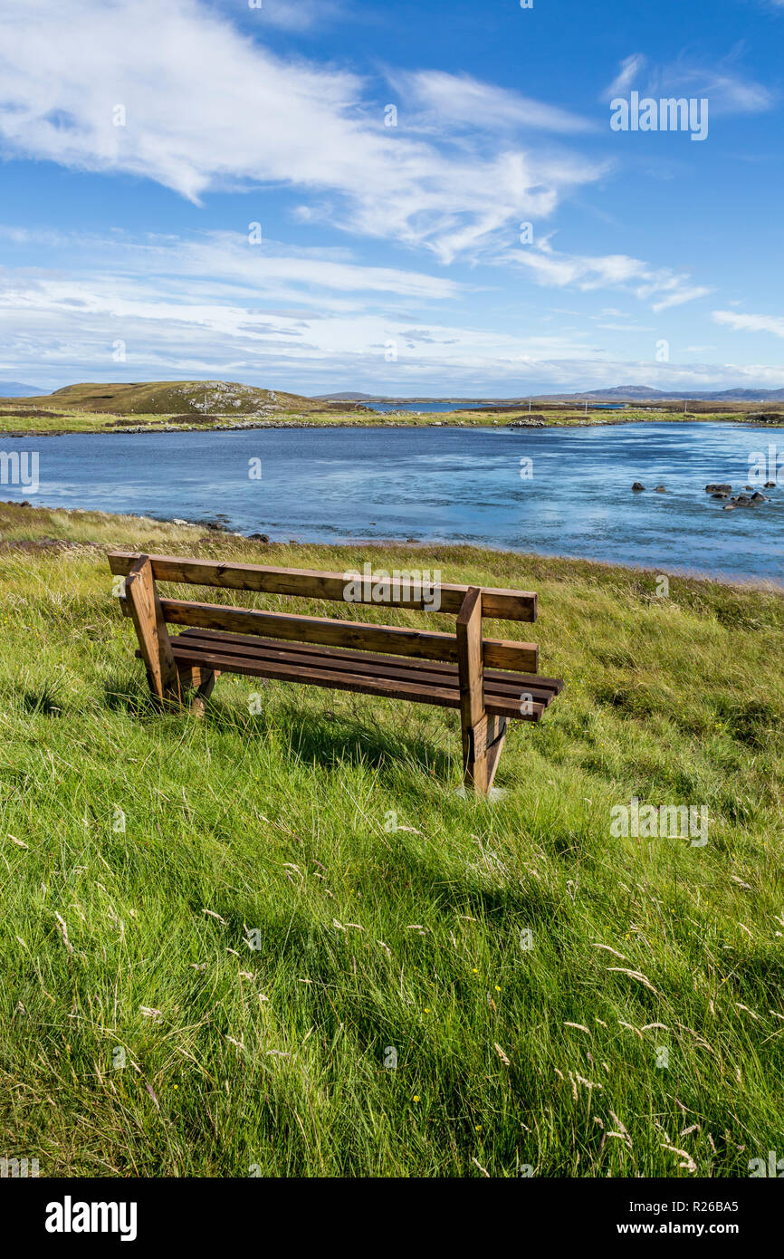Banc d'une lagune, Conte de Knoll à pied et pique-nique, North Uist, îles Hébrides, Ecosse, Royaume-Uni, Europe Banque D'Images