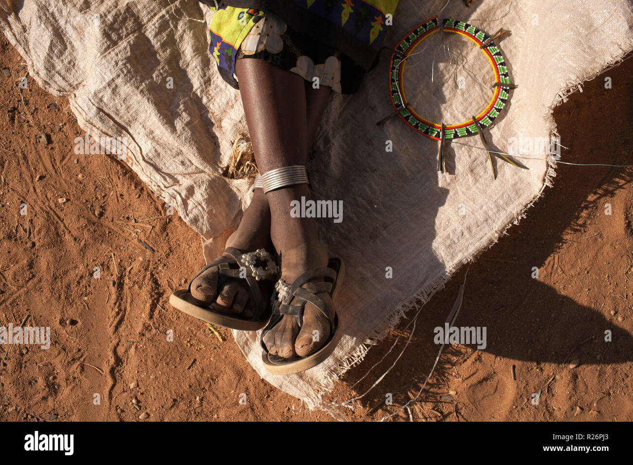 Une femme assise à l'Umoja, un village uniquement les femmes à Samburu, Kenya, le 5 septembre 2012. Banque D'Images