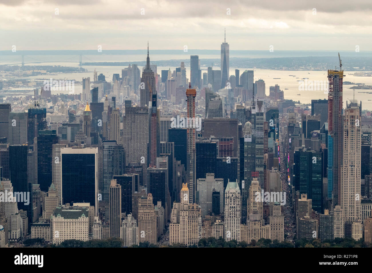 Vue aérienne d'hélicoptère de Manhattan depuis Central Park, New York City, USA Banque D'Images