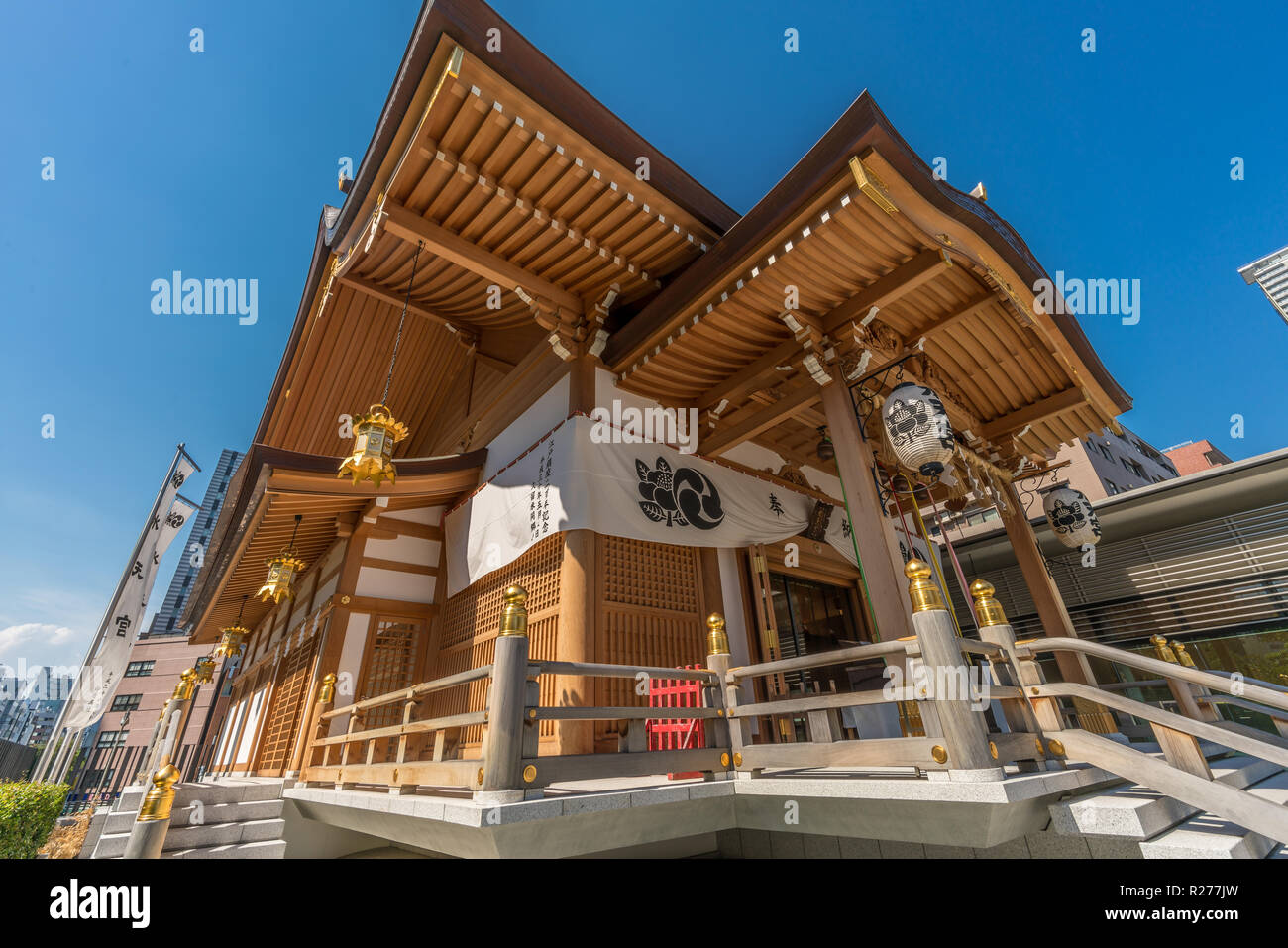 Tokyo, Chuo Ward - Août 26, 2018 : vue latérale du Honden (Hall principal) à Suitengu Suitengu Jinja ou lieu de culte. Situé dans Ningyocho-Nihonbashi District. F Banque D'Images