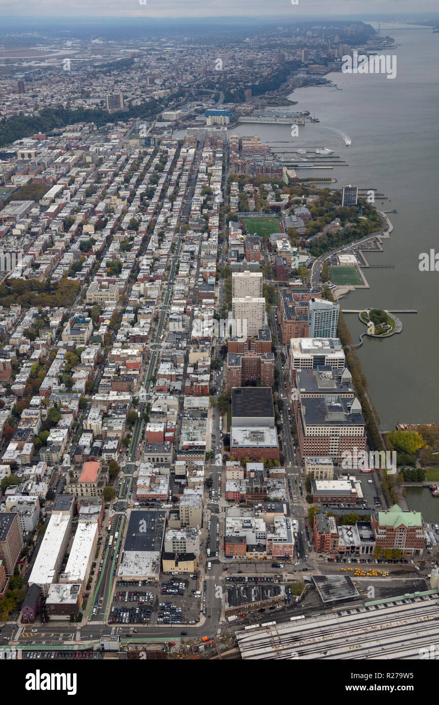 Vue aérienne d'hélicoptères d'Hoboken et environs, New Jersey, USA Banque D'Images