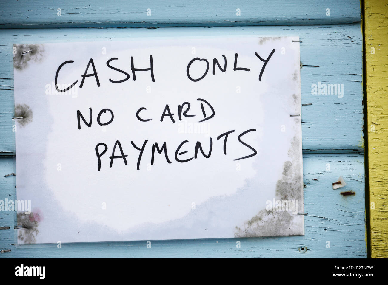 Argent comptant seulement pas de paiements par carte bancaire. Banque D'Images