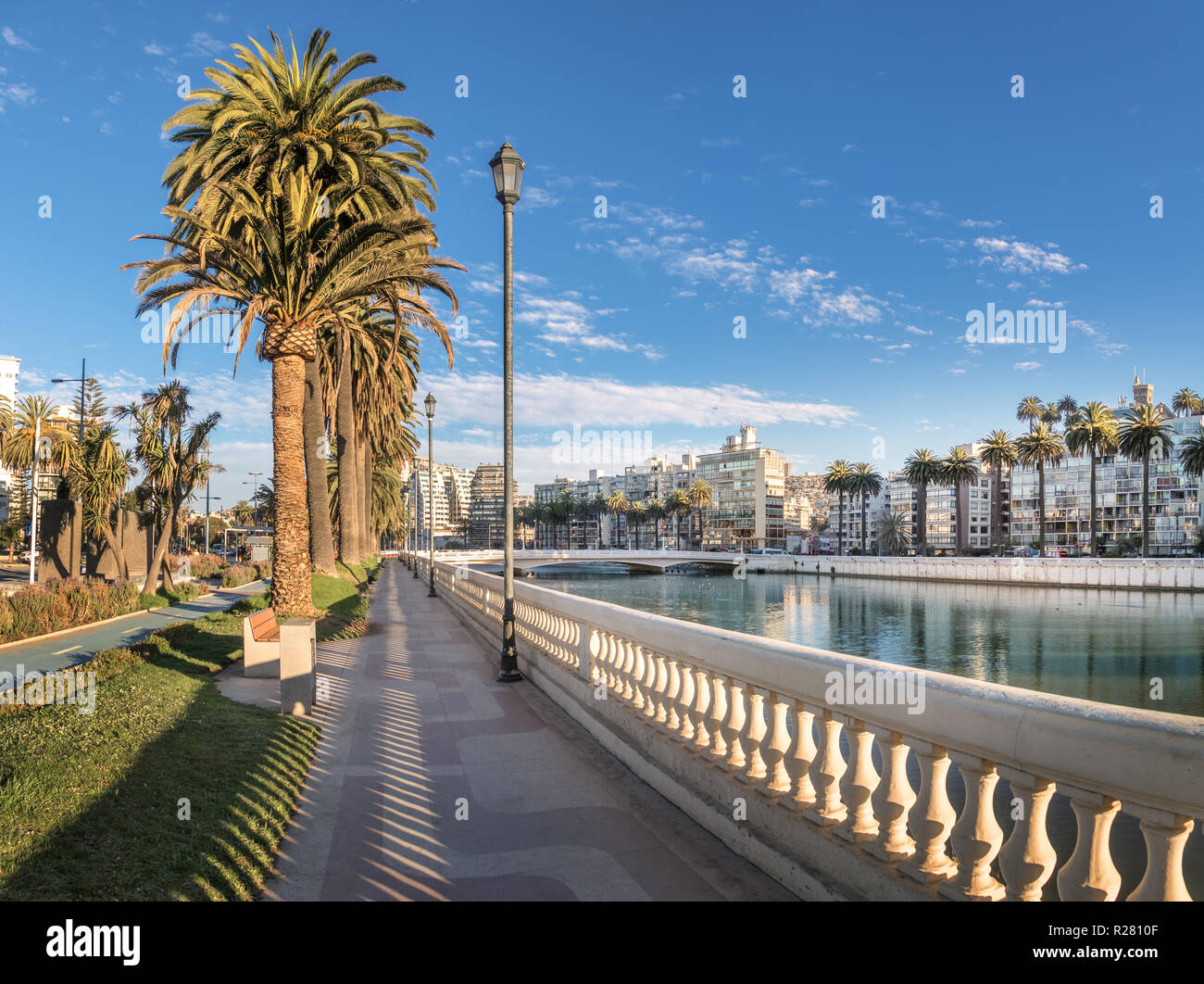 Estero River Promenade - Vina del Mar, Chili Banque D'Images