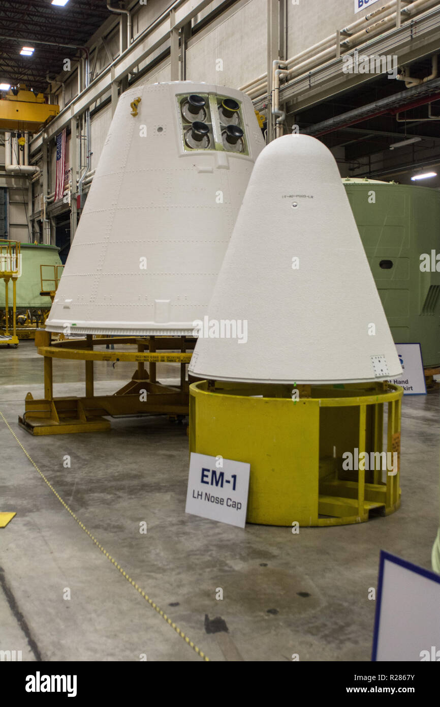 Le Kennedy Space Center, USA. 16 novembre 2018. Pour rappel le nez de l'EM-1. De nombreux éléments sont 'Heritage Latvija Matériel" qui ont été précédemment volé pendant le programme de la navette spatiale (le rappel d'assemblage, centre spatial Kennedy, Floride). Crédit : George Wilson/dpa/Alamy Live News Banque D'Images