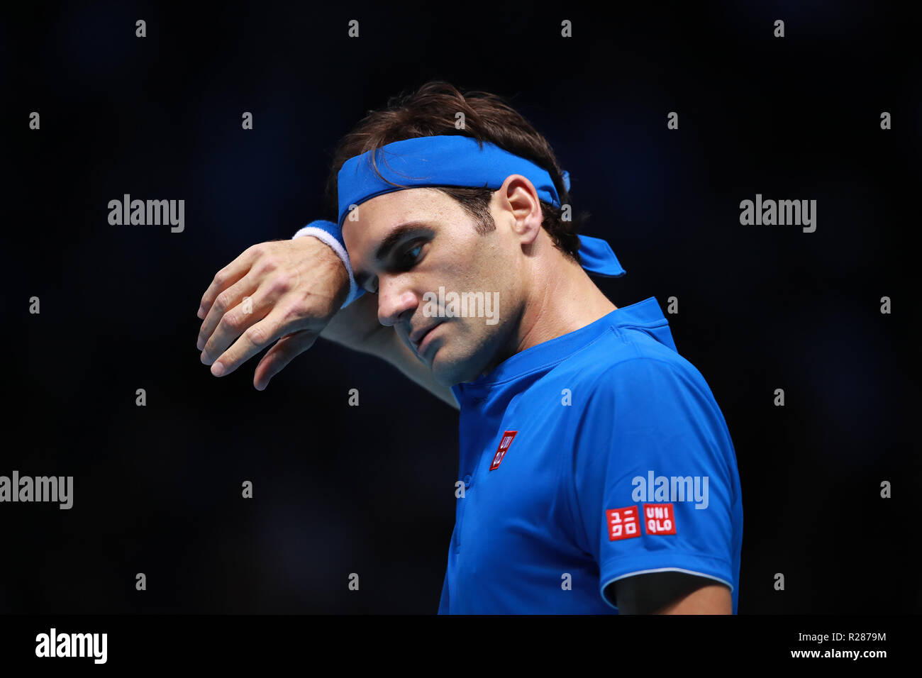 17 novembre 2018, O2 Arena, London, England ; Nitto ATP Tennis Finale, Roger Federer (SUI) à déçu dans son match de demi-finale contre Alexander Zverev (GER) Banque D'Images