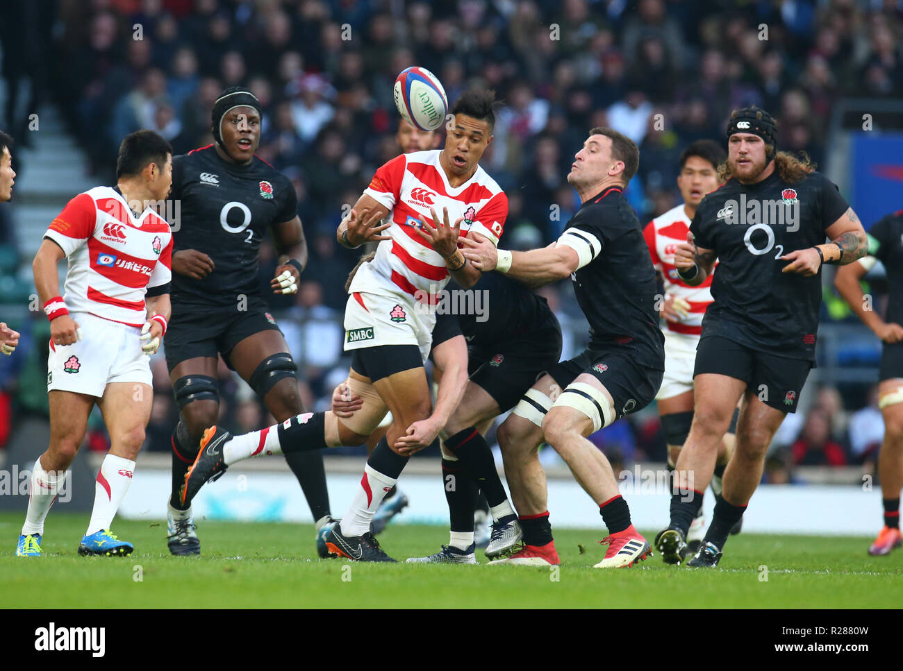Londres, Royaume-Uni, 17 novembre 2018. L-R William Tupou du Japon et Mark Wilson de l'Angleterre pendant 183 International entre l'Angleterre et du Japon au stade de Twickenham , , Londres, Angleterre le 10 novembre 2018. Action Sport Crédit Photo Banque D'Images Londres, Royaume-Uni, 17 novembre 2018. L-R William Tupou du Japon et Mark Wilson de l'Angleterre pendant 183 International entre l'Angleterre et du Japon au stade de Twickenham , , Londres, Angleterre le 10 novembre 2018. Action Sport Crédit Photo Banque D'Images