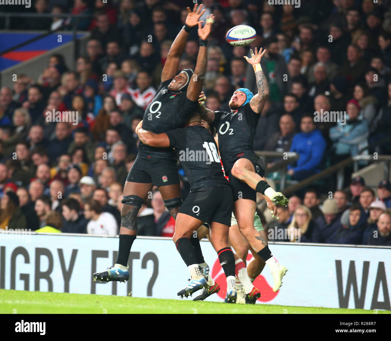 Londres, Royaume-Uni, 17 novembre 2018. L-R Maro Itoje d'Angleterre et Jack Rowell de l'Angleterre pendant 183 International entre l'Angleterre et du Japon au stade de Twickenham , , Londres, Angleterre le 10 novembre 2018. Action Sport Crédit Photo Banque D'Images Londres, Royaume-Uni, 17 novembre 2018. L-R Maro Itoje d'Angleterre et Jack Rowell de l'Angleterre pendant 183 International entre l'Angleterre et du Japon au stade de Twickenham , , Londres, Angleterre le 10 novembre 2018. Action Sport Crédit Photo Banque D'Images