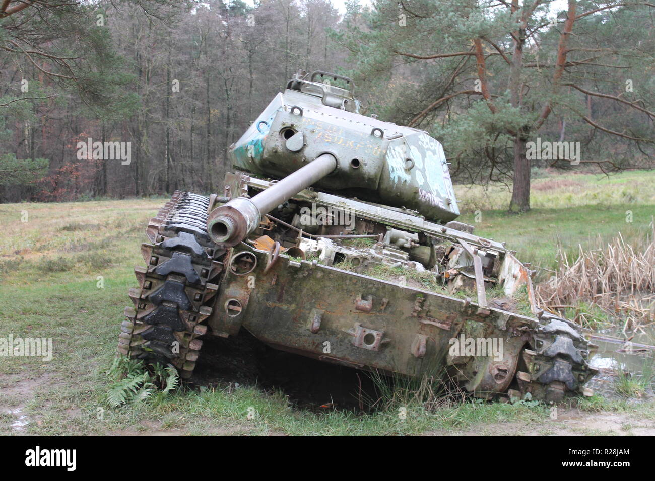 Der Panzer, Kampffahrzeug selbstfahrendes ist ein durch das ist gegen Panzerung Beschuss geschützt. Banque D'Images