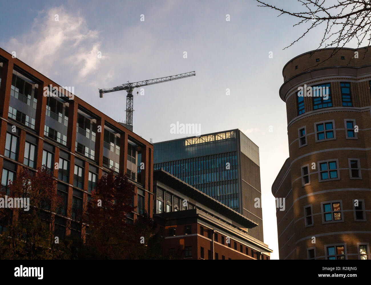 Skyline silhouette de bâtiments modernes dans le centre de Birmingham. Banque D'Images