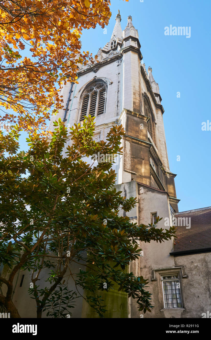 Le clocher de St Dunstan dans l'Est, dans la ville de London, UK Banque D'Images